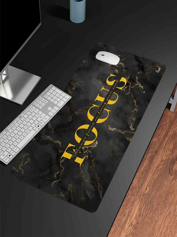FOCUS FORWARD DESK PAD