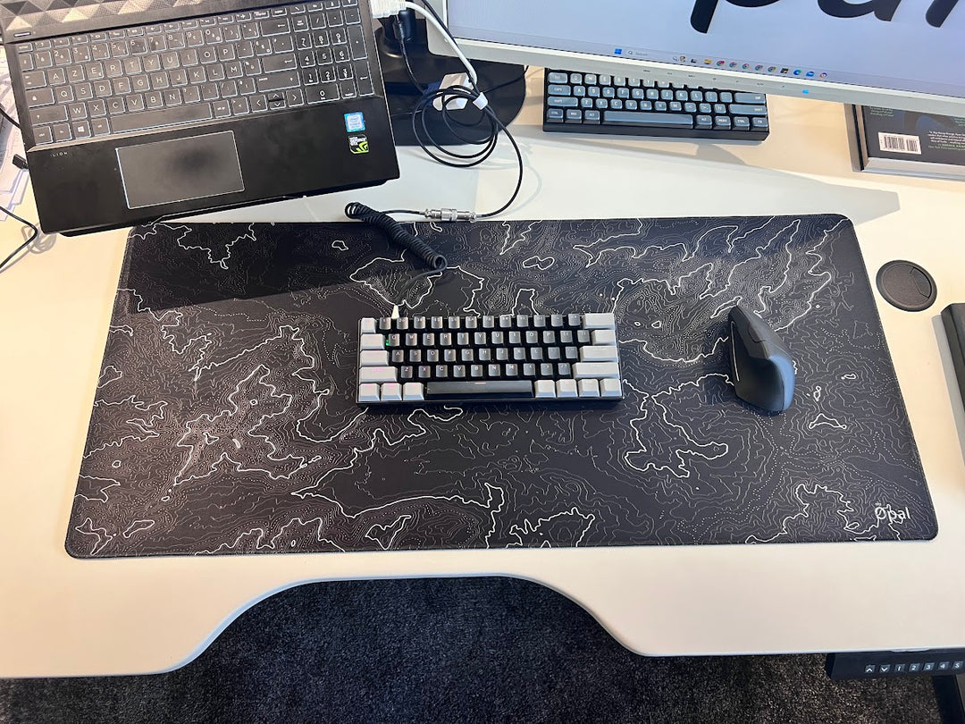 Topographic Black &amp; White Monochrome DESK PAD - Opal-mobilier de bureau casablanca